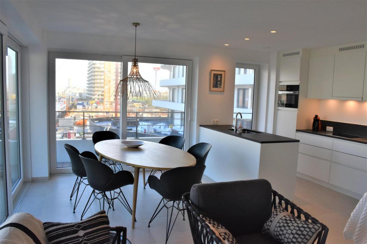 Lichtrijk 2-Slaapkamerappartement Met Zeezicht En Gratis Parking Ostend Exterior photo
